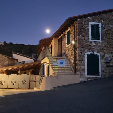 Il Nido Del Viaggiatore Vallebona 外观 照片
